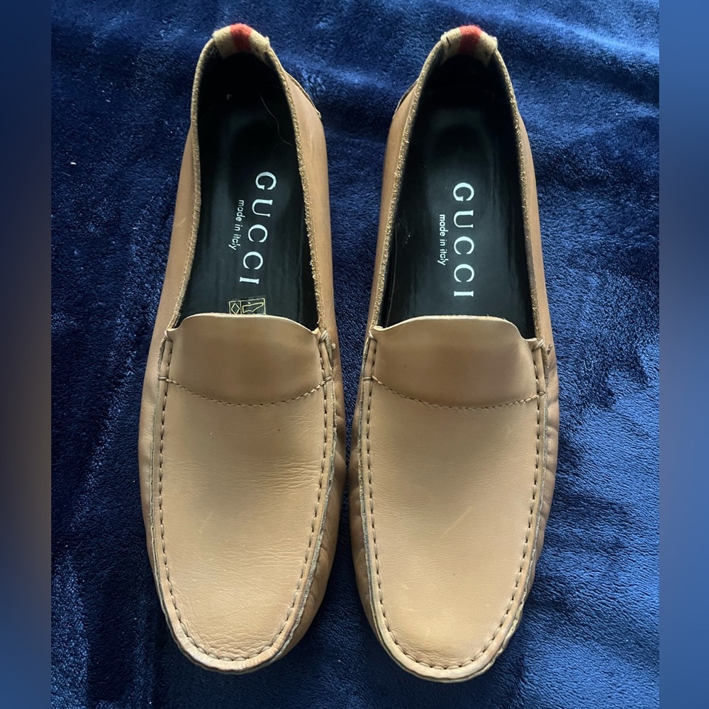 Designer Gucci beige loafer slides women’s size 9 mint condition